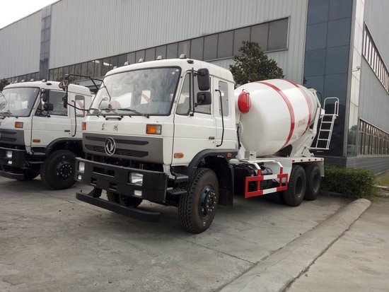 東風(fēng)后八輪攪拌車(8方10方)