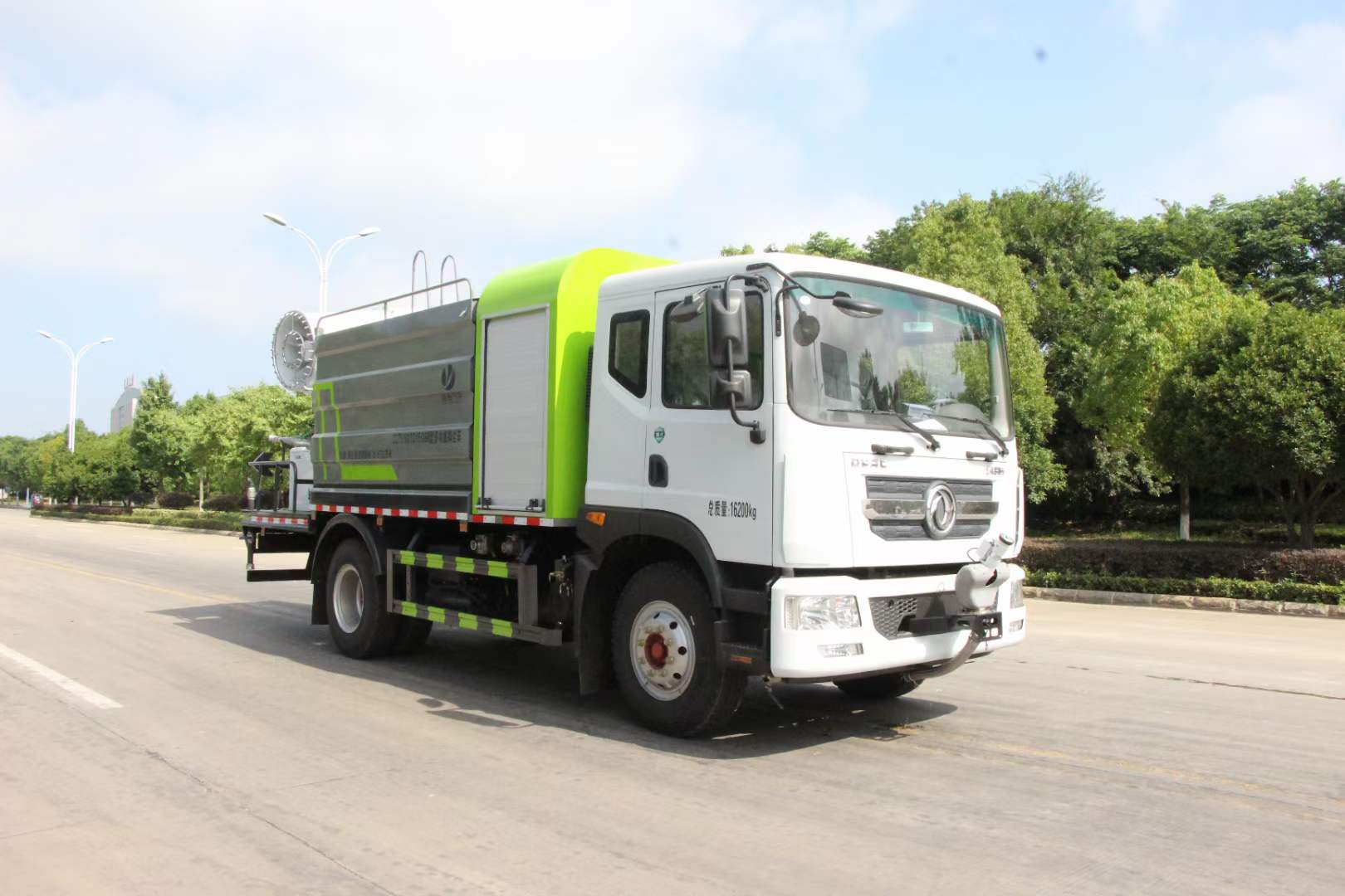 多利卡D9/80米霧炮車|CLT5160TDYEQ6B型多功能抑塵車