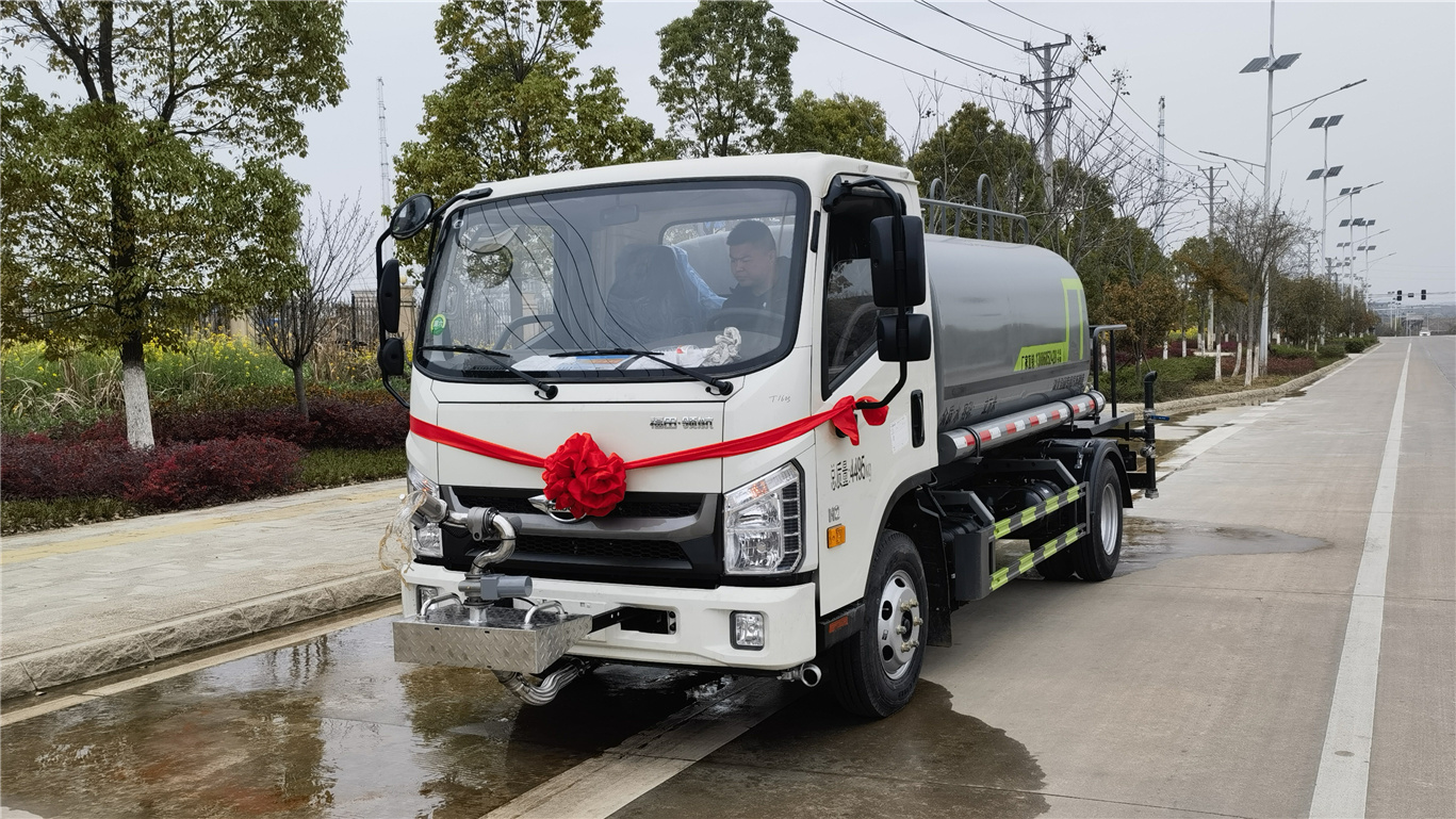 領(lǐng)航5方霧炮車(chē)|CLT5070TDYBJ6型多功能抑塵車(chē)